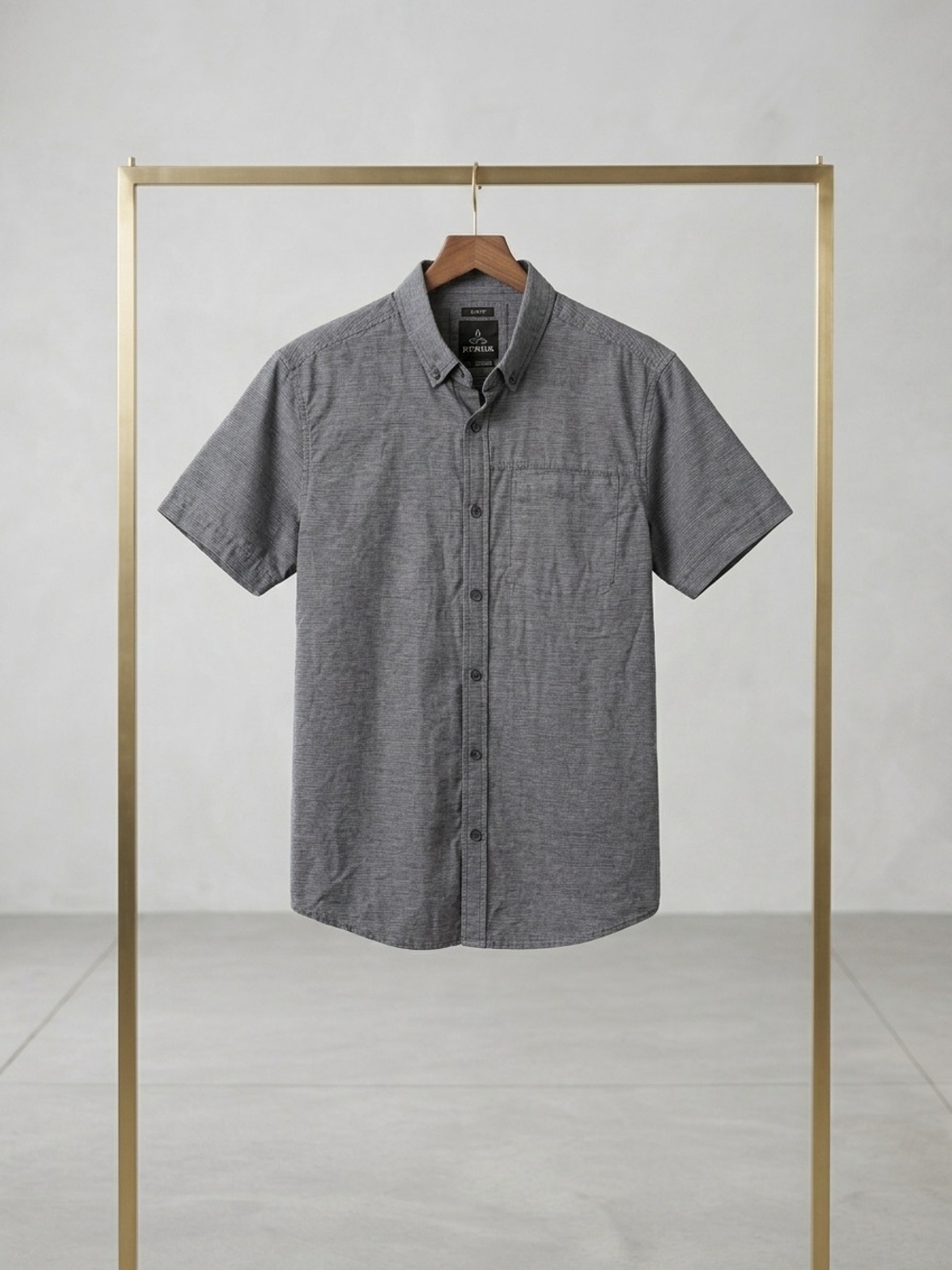 Prana Men's slim fit Short-Sleeve Button-Down Shirt - Charcoal Grey